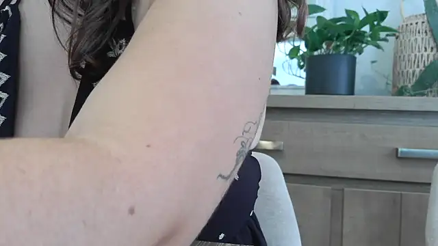 Snapshot of Aambre95Esexy chatting on September 17, 2025, 12:40 pm Aambre95Esexy online show from September 17, 2025, 12:40 pm