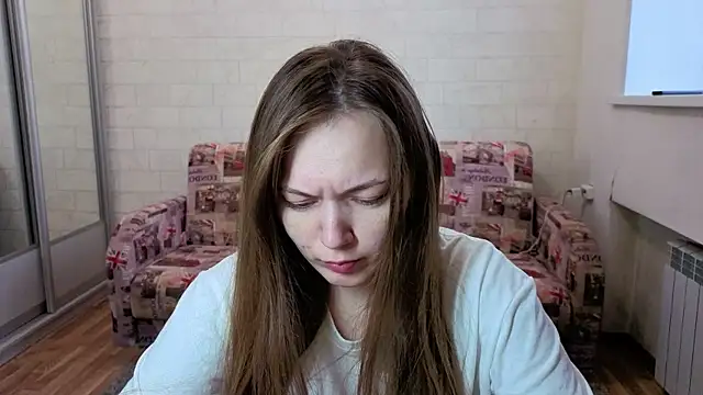 AlisaWyn online show from November 12, 2025, 4:57 am