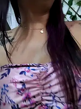 Snapshot of sexxx_mia chatting on October 6, 2025, 5:43 pm sexxx mia online show from October 6, 2025, 5:43 pm