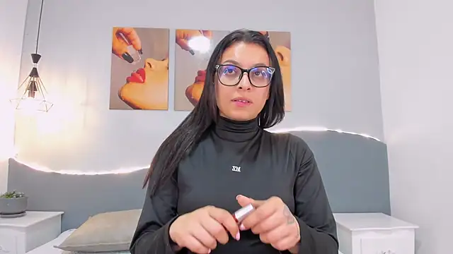 Snapshot of Sara_mora_ chatting on May 28, 2026, 11:51 am Sara mora online show from May 28, 2026, 11:51 am