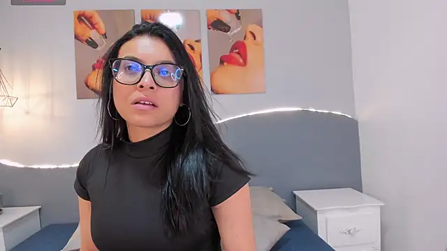 Snapshot of Sara_mora_ chatting on June 1, 2026, 11:45 am Sara mora online show from June 1, 2026, 11:45 am