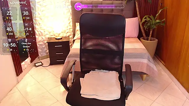 Snapshot of veronica_em1 chatting on February 12, 2026, 1:06 pm veronica em1 online show from February 12, 2026, 1:06 pm