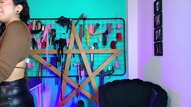 Mrmia bdsm extreme online show from October 17, 2025, 12:41 pm