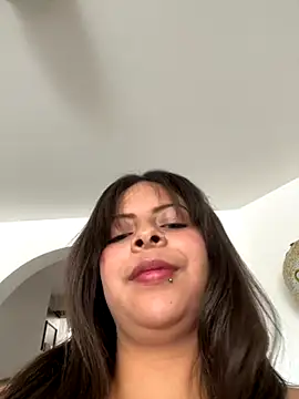 MiaCollinssx online show from September 17, 2025, 4:52 pm