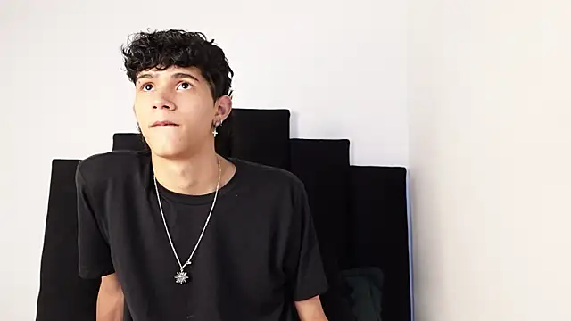 Snapshot of alexmark_ chatting on September 18, 2025, 3:25 pm alexmark online show from September 18, 2025, 3:25 pm