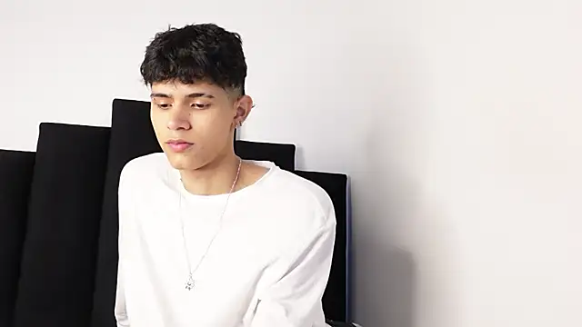 Snapshot of alexmark_ chatting on September 30, 2025, 5:18 pm alexmark online show from September 30, 2025, 5:18 pm