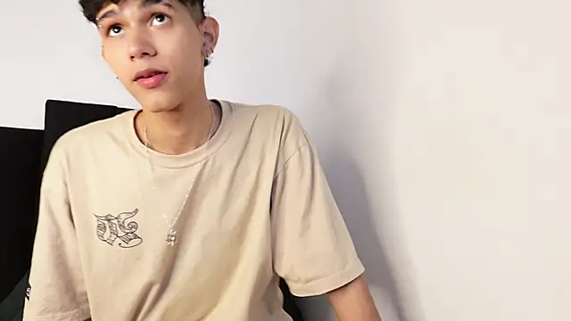 Snapshot of alexmark_ chatting on October 1, 2025, 7:42 pm alexmark online show from October 1, 2025, 7:42 pm