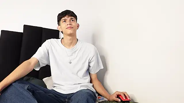 Snapshot of alexmark_ chatting on October 2, 2025, 2:02 pm alexmark online show from October 2, 2025, 2:02 pm