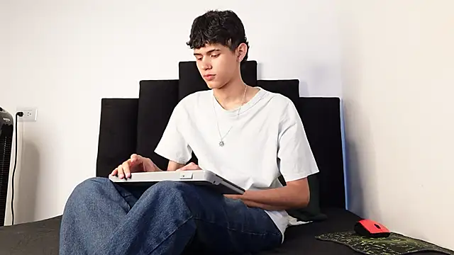 Snapshot of alexmark_ chatting on October 17, 2025, 5:26 pm alexmark online show from October 17, 2025, 5:26 pm