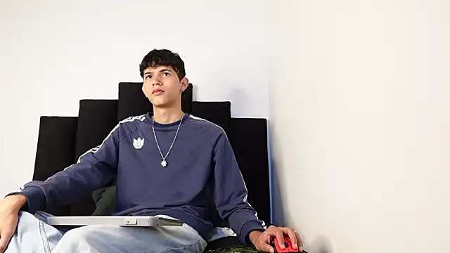 Snapshot of alexmark_ chatting on October 20, 2025, 1:44 pm alexmark online show from October 20, 2025, 1:44 pm