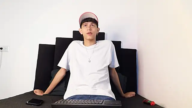 Snapshot of alexmark_ chatting on November 12, 2025, 3:51 am alexmark online show from November 12, 2025, 3:51 am