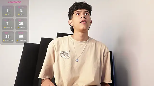 Snapshot of alexmark_ chatting on December 2, 2025, 2:23 pm alexmark online show from December 2, 2025, 2:23 pm