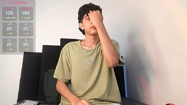 Snapshot of alexmark_ chatting on December 5, 2025, 1:20 pm alexmark online show from December 5, 2025, 1:20 pm