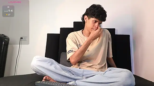 Snapshot of alexmark_ chatting on December 18, 2025, 1:06 pm alexmark online show from December 18, 2025, 1:06 pm