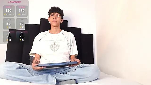 Snapshot of alexmark_ chatting on December 22, 2025, 1:08 pm alexmark online show from December 22, 2025, 1:08 pm