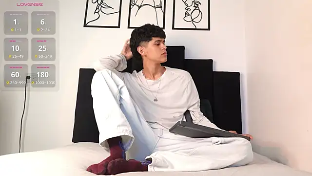 Snapshot of alexmark_ chatting on January 7, 2026, 1:13 pm alexmark online show from January 7, 2026, 1:13 pm