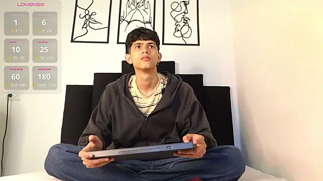 Snapshot of alexmark_ chatting on January 8, 2026, 1:24 pm alexmark online show from January 8, 2026, 1:24 pm