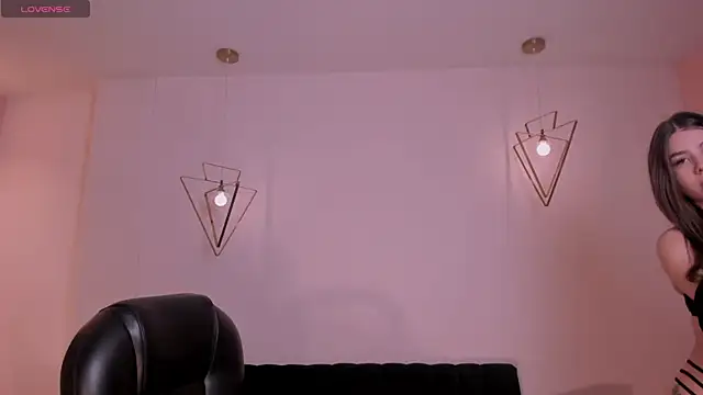 Snapshot of TiffannySins chatting on October 28, 2025, 4:16 am TiffannySins online show from October 28, 2025, 4:16 am