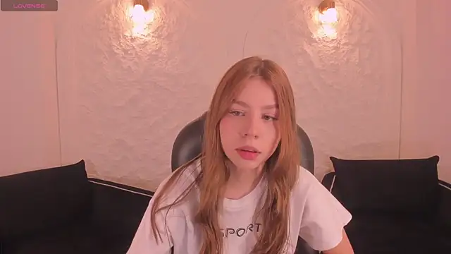 Snapshot of TiffannySins chatting on December 20, 2025, 3:13 am TiffannySins online show from December 20, 2025, 3:13 am