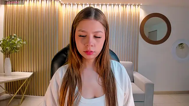 Snapshot of TiffannySins chatting on February 14, 2026, 3:25 am TiffannySins online show from February 14, 2026, 3:25 am