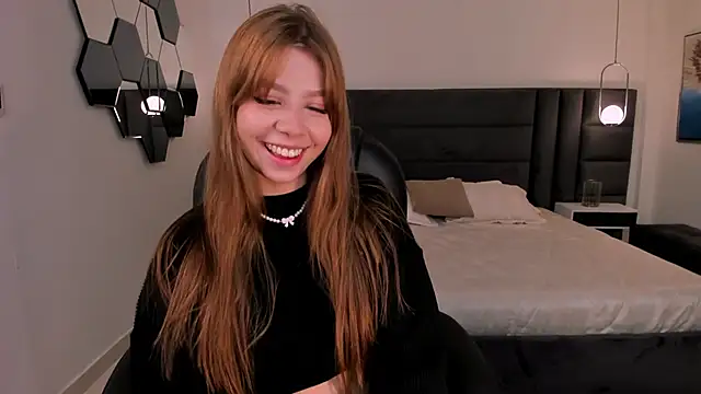 Snapshot of TiffannySins chatting on February 26, 2026, 3:05 am TiffannySins online show from February 26, 2026, 3:05 am