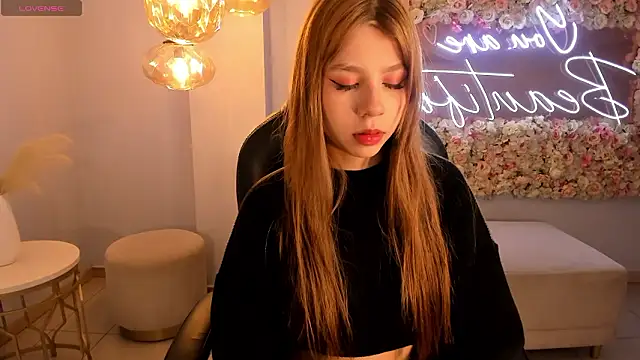 Snapshot of TiffannySins chatting on March 1, 2026, 11:12 am TiffannySins online show from March 1, 2026, 11:12 am