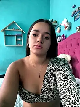 Snapshot of Luciaparker03 chatting on October 1, 2025, 2:34 pm Luciaparker03 online show from October 1, 2025, 2:34 pm