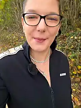Snapshot of Swiss_Lady chatting on October 28, 2025, 2:09 pm Swiss Lady online show from October 28, 2025, 2:09 pm