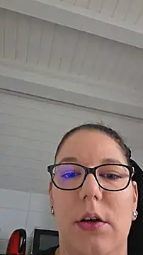 Snapshot of Swiss_Lady chatting on November 27, 2025, 9:44 am Swiss Lady online show from November 27, 2025, 9:44 am