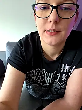 Snapshot of Swiss_Lady chatting on December 20, 2025, 9:27 am Swiss Lady online show from December 20, 2025, 9:27 am