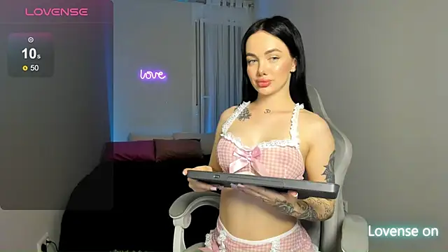 Snapshot of SelinaStorm chatting on May 8, 2026, 11:54 pm SelinaStorm online show from May 8, 2026, 11:54 pm