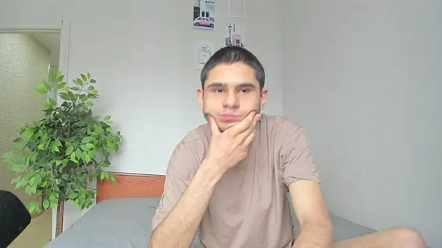 Kelly Gerzikaa online show from May 14, 2026, 11:39 am