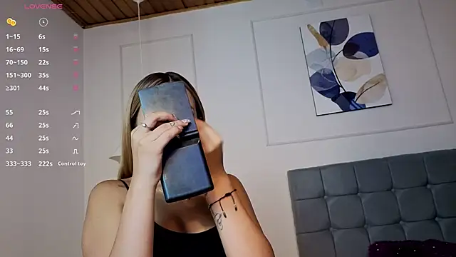 nikolevoshkie  online show from January 13, 2026, 8:25 pm