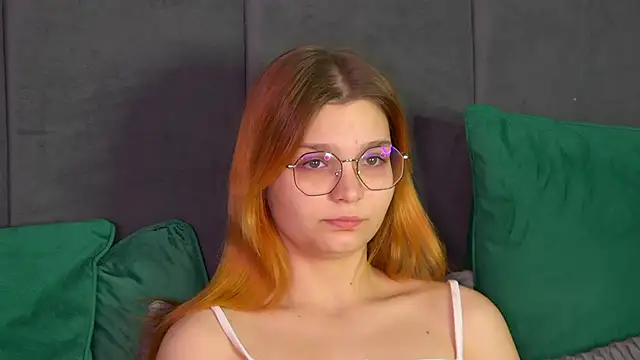 BellaMarebelle online show from October 24, 2025, 4:20 am