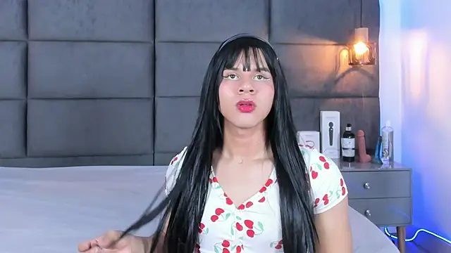 Snapshot of Slenna_Moon chatting on September 22, 2025, 2:35 am Slenna Moon online show from September 22, 2025, 2:35 am