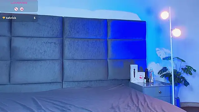 Snapshot of Slenna_Moon chatting on March 8, 2026, 2:04 am Slenna Moon online show from March 8, 2026, 2:04 am