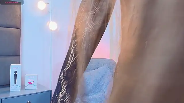 Snapshot of Slenna_Moon chatting on April 2, 2026, 12:19 am Slenna Moon online show from April 2, 2026, 12:19 am