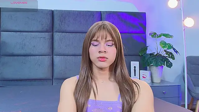 Snapshot of Slenna_Moon chatting on April 6, 2026, 12:41 am Slenna Moon online show from April 6, 2026, 12:41 am