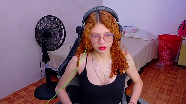 Snapshot of Birdie_0 chatting on September 16, 2025, 1:12 pm Birdie 0 online show from September 16, 2025, 1:12 pm