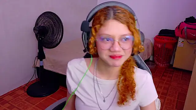 Snapshot of Birdie_0 chatting on September 22, 2025, 1:24 pm Birdie 0 online show from September 22, 2025, 1:24 pm