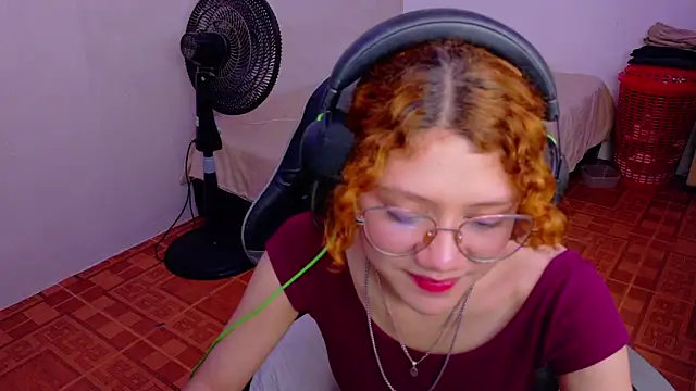 Snapshot of Birdie_0 chatting on September 23, 2025, 2:20 pm Birdie 0 online show from September 23, 2025, 2:20 pm