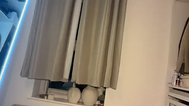 KayleeBella online show from December 5, 2025, 5:31 pm