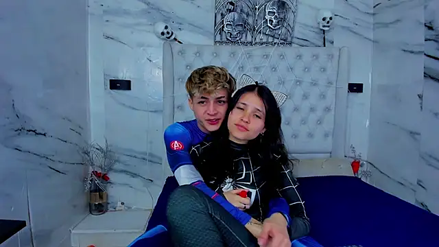 Ari and Storm online show from November 5, 2025, 11:27 pm