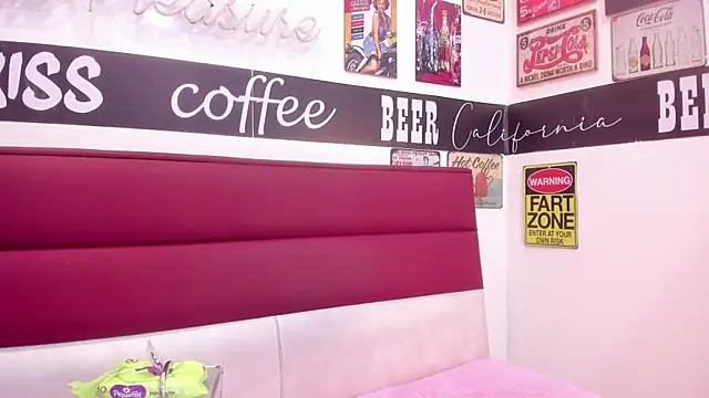 Scarlett 14  online show from November 20, 2025, 3:07 am