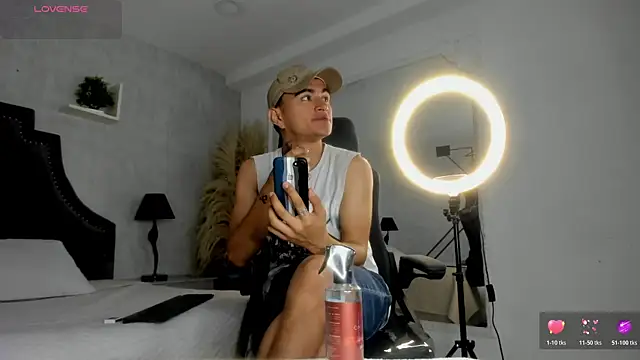 Snapshot of LiamDeep chatting on March 26, 2026, 8:14 pm LiamDeep online show from March 26, 2026, 8:14 pm