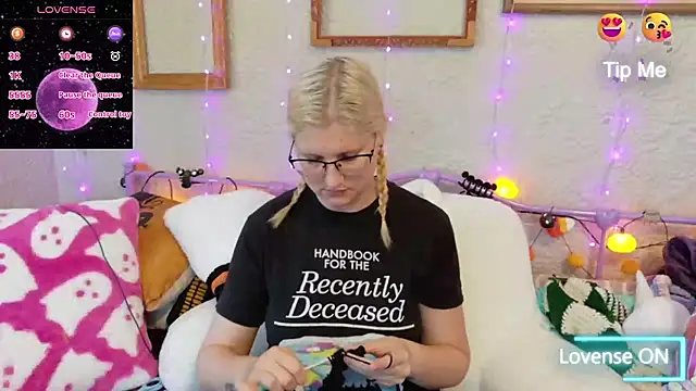 samanthamalichite online show from October 22, 2025, 3:12 pm