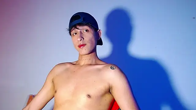 rowanbigboy23 online show from December 19, 2025, 7:54 pm