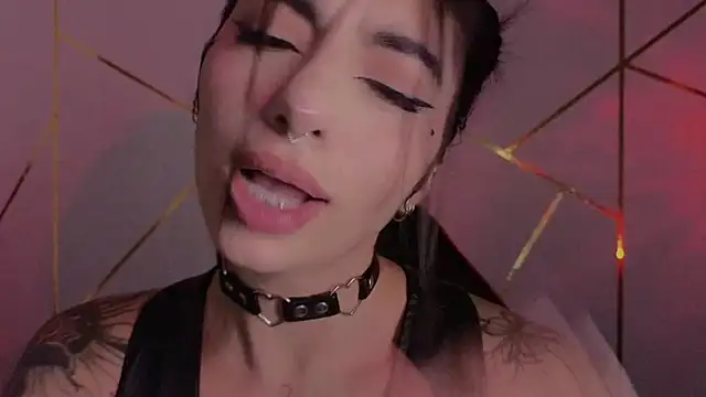 Hollyxx  online show from January 14, 2026, 9:52 pm