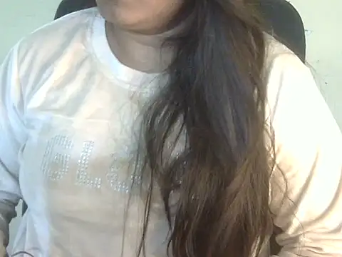 Snapshot of Aanya_Hazel chatting on December 20, 2025, 9:44 pm Aanya Hazel online show from December 20, 2025, 9:44 pm