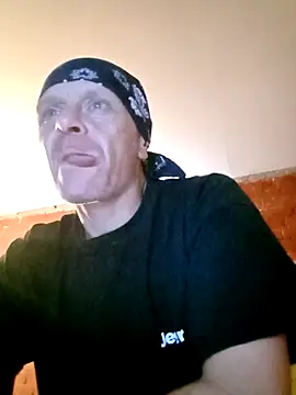 Kuba Gd online show from October 3, 2025, 11:46 pm